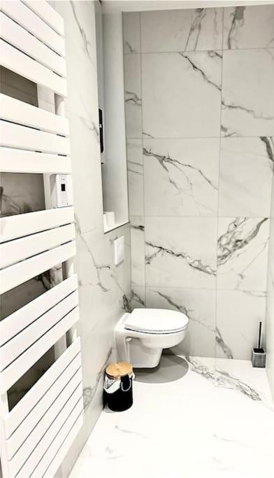 L'eclat Prestigieux : Quartier Henriville Apartment